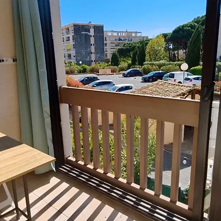 아파트 With Balcony Pool & Parking